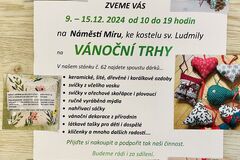 Motýlek na adventních trzích na Náměstí Míru